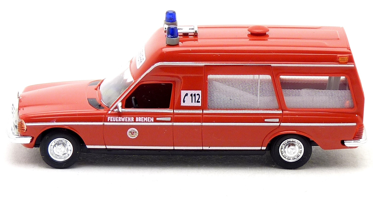 Busch 52218 - Mercedes Benz VF 123 Miesen KTW Feuerwehr Bremen