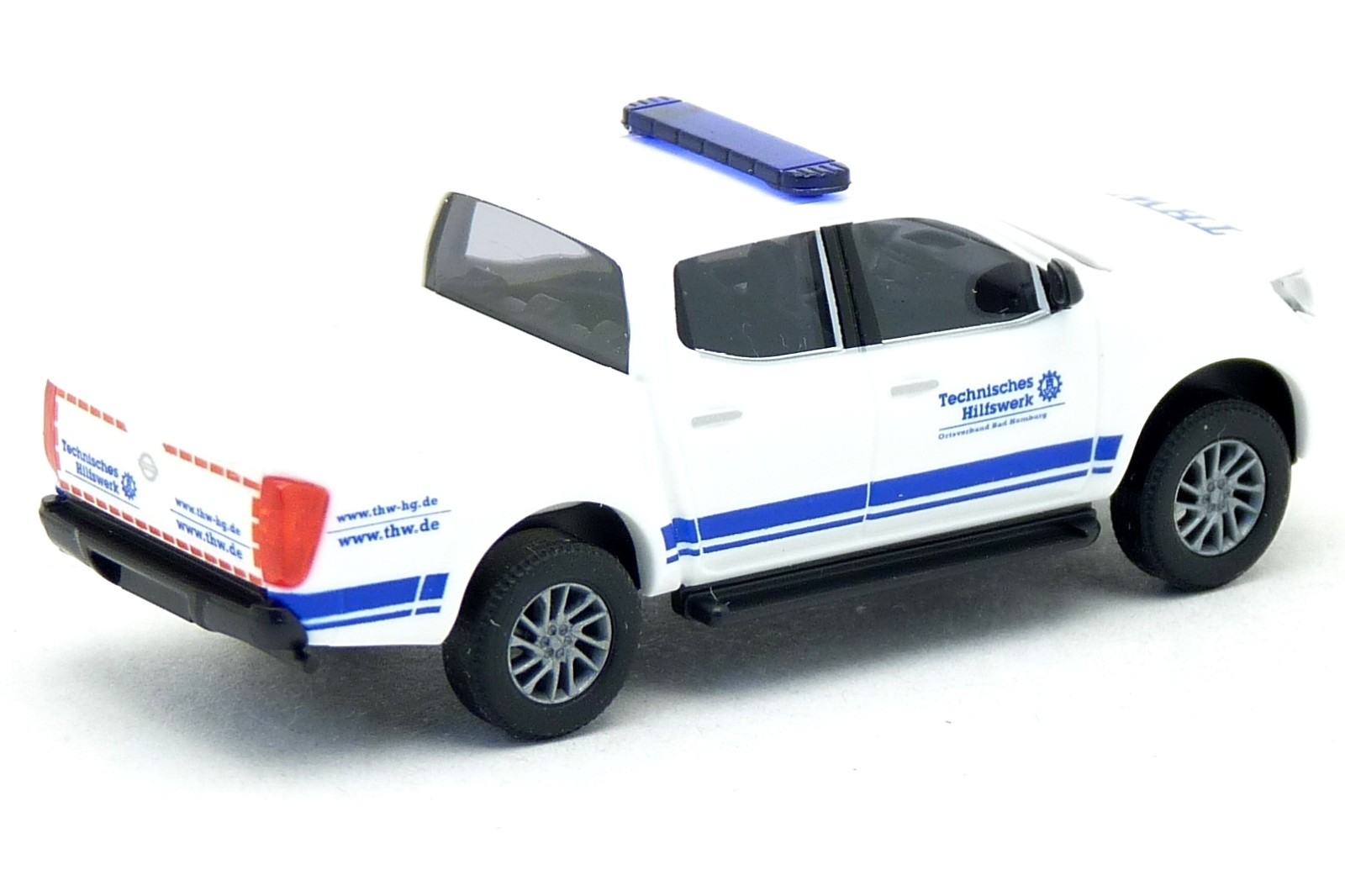 Busch 53723 - Nissan Navara THW OV Bad Homburg