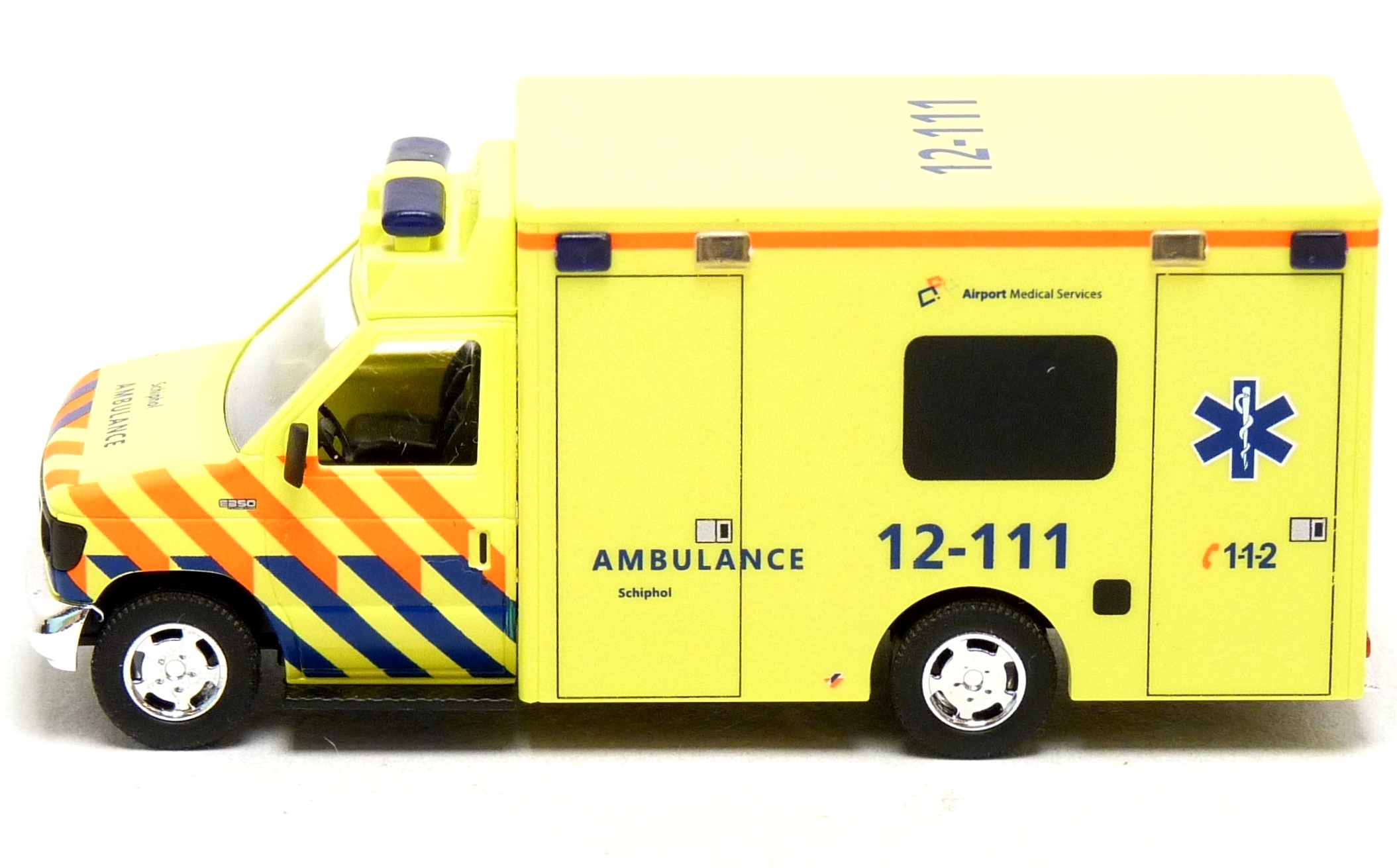 Busch - Ford E-350 RTW Ambulance Airport Amsterdam Schiphol