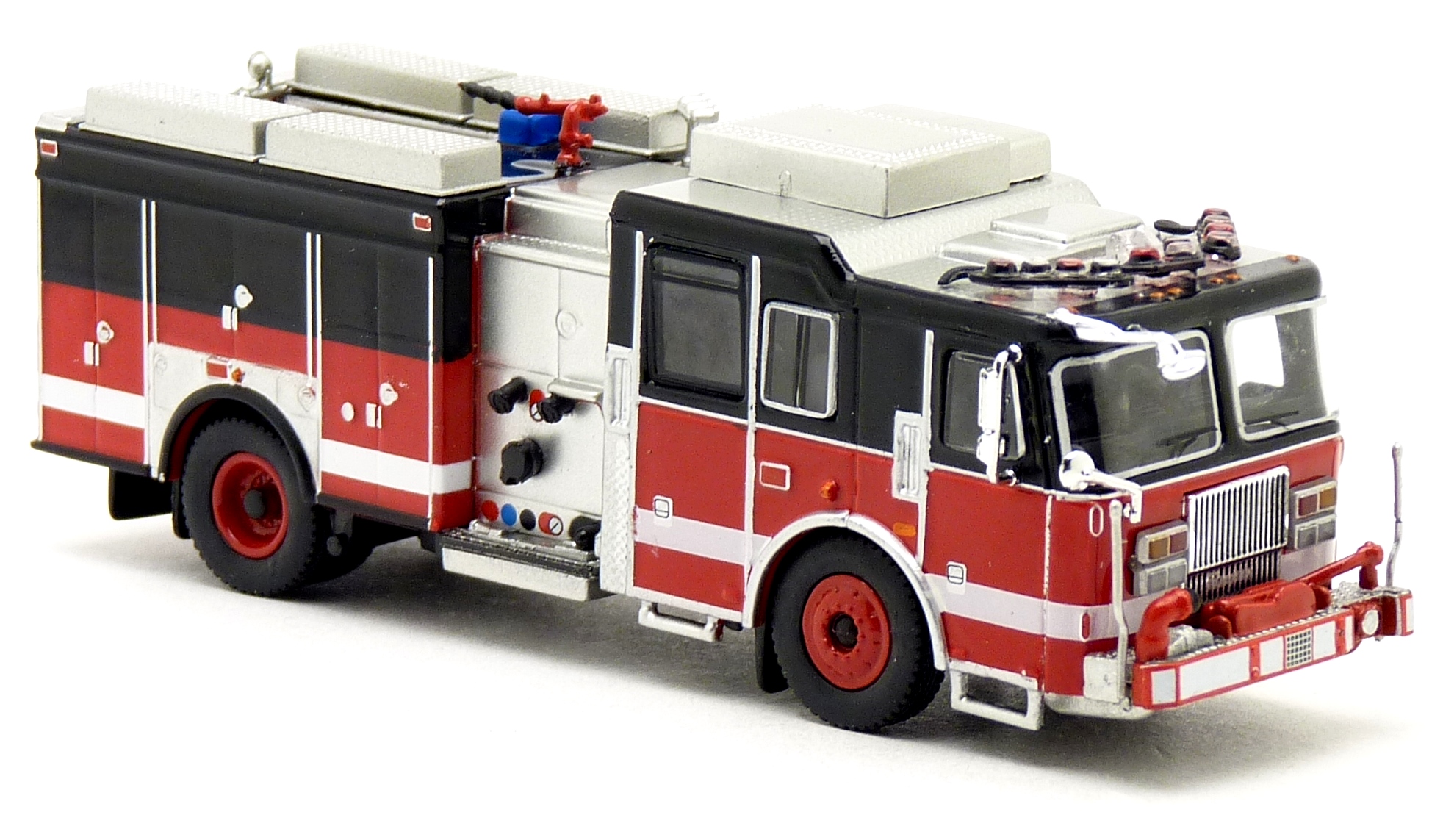 PCX87 870846 Seagrave Attacker schwarz / rot neutral