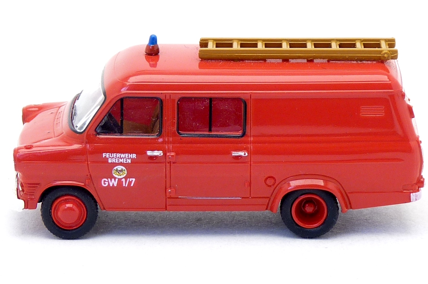 Brekina Ford Transit FT100 GW 1/7 Feuerwehr Bremen FRW 7