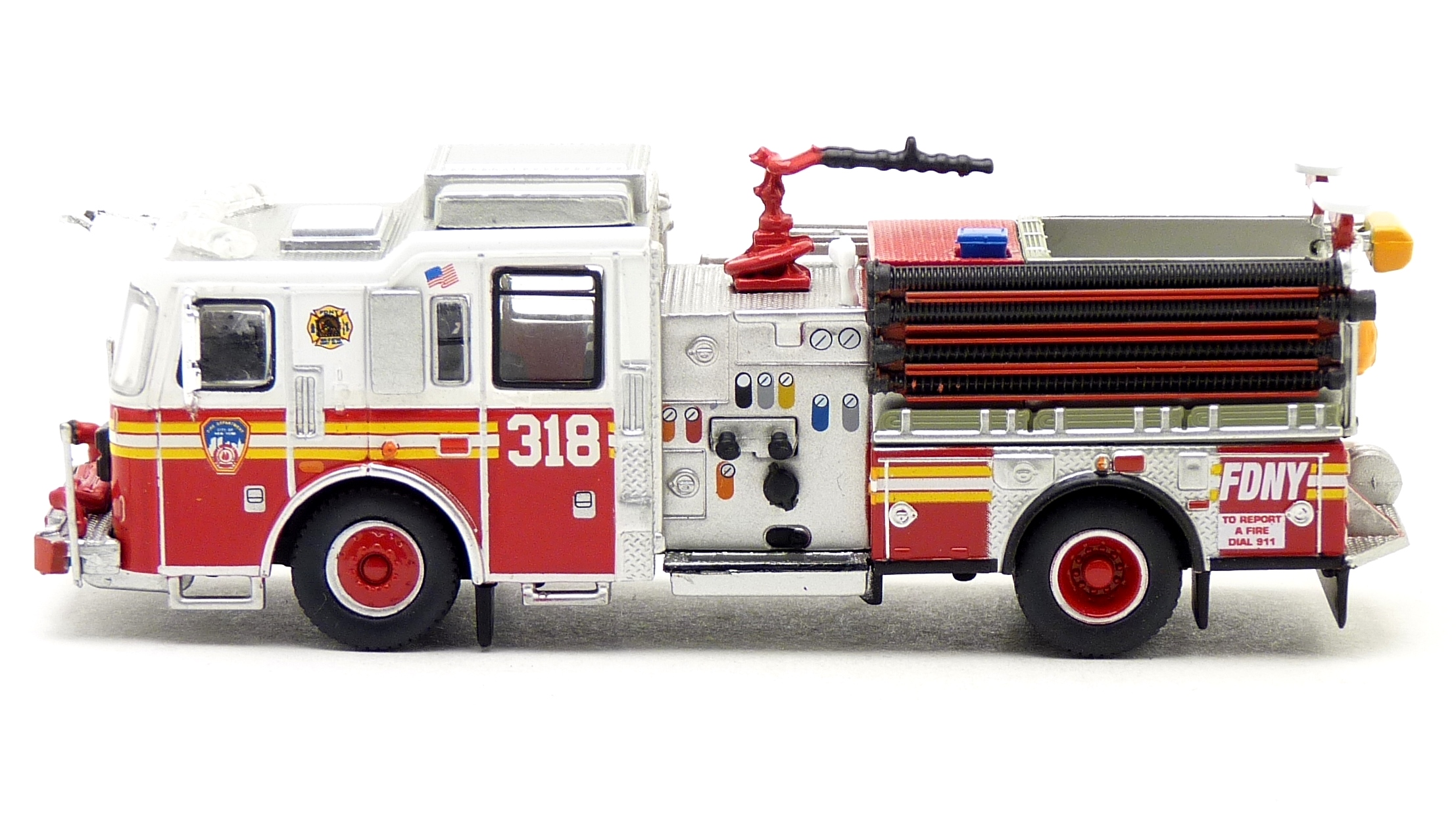 PCX87 870684 Seagrave Marauder II Engine FDNY 318 Brooklyn Fire Department New York