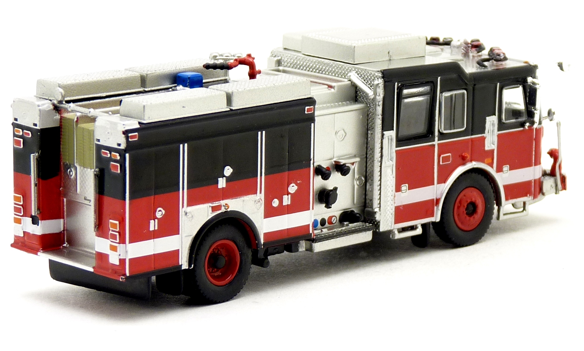 PCX87 870846 Seagrave Attacker schwarz / rot neutral