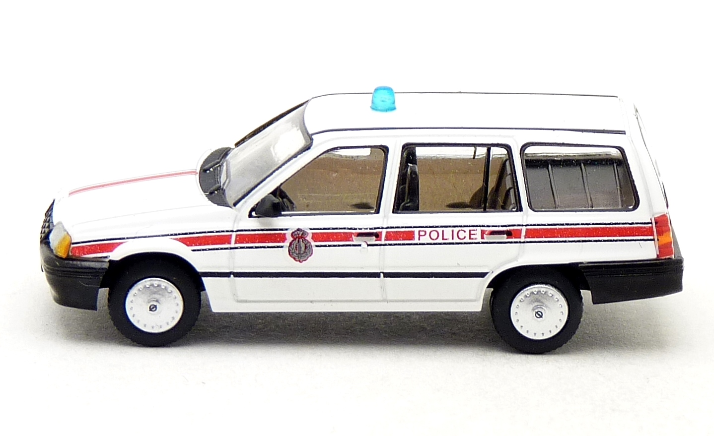 PCX87 871082 Opel Kadett E Caravan Police Luxemburg