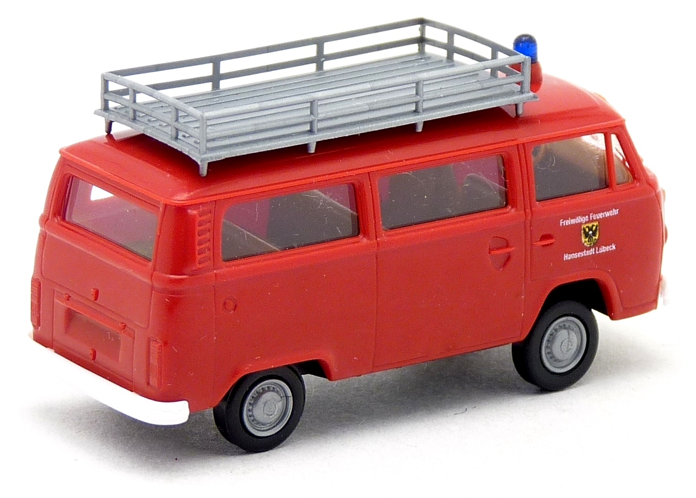 Brekina VW T2 MTF Feuerwehr Lübeck mit Dachgepäckträger