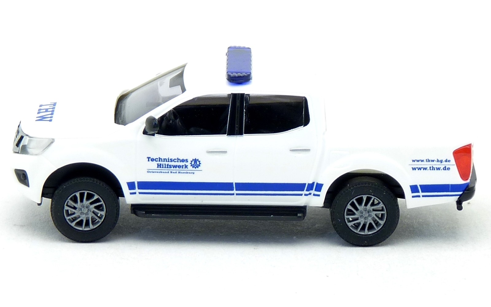 Busch 53723 - Nissan Navara THW OV Bad Homburg